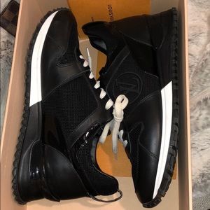 Like new Louis Vuitton woman’s sneakers